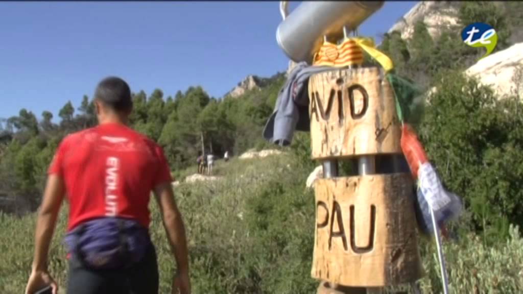Expedició pels escenaris devastats pel foc per homenatjar als bombers morts a l'incendi d'Horta