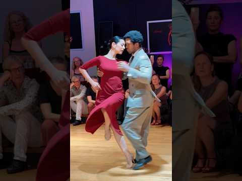 Colgando: Silvina Tse & Julio Alvarez in Freiburg