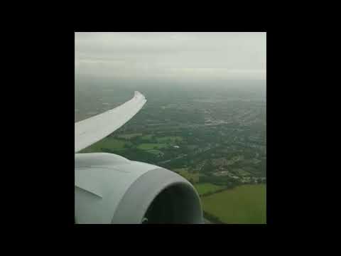 London Gatwick takeoff and landing on Boeing787 Dreamliner