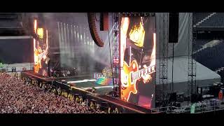 Guns N' Roses -  Welcome to the Jungle live at Tottenham Hotspur stadium 2.07 22