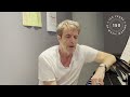 Capture de la vidéo Harry Gregson-Williams Discusses His Favourite Memories Of Working With The Bach Choir