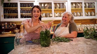 This doesn’t have to be complicated… Wild Lettuce Tincture Making!