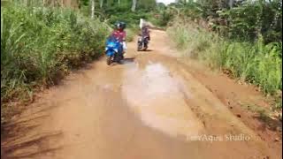 Kondisi Jalan dan Pemandangan Menuju Riam Berawan Bengkayang