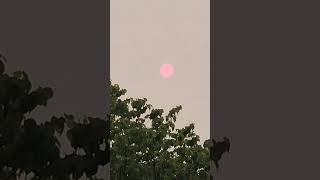 The sun is crazy right now Air quality is 363 right now here ?.smoky haze canadawildfires