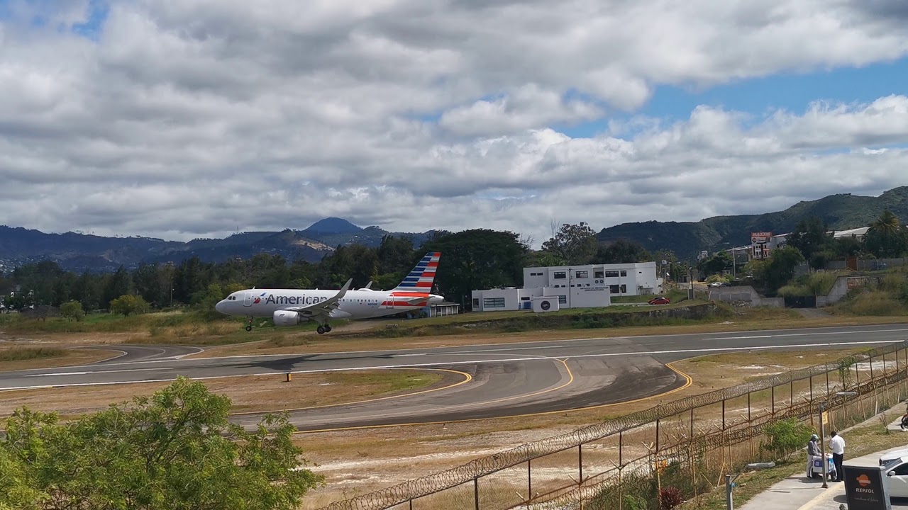 Perfect landing in tegucigalpa/Toncontin TNT.  Américan Airlines Airbus A319-115