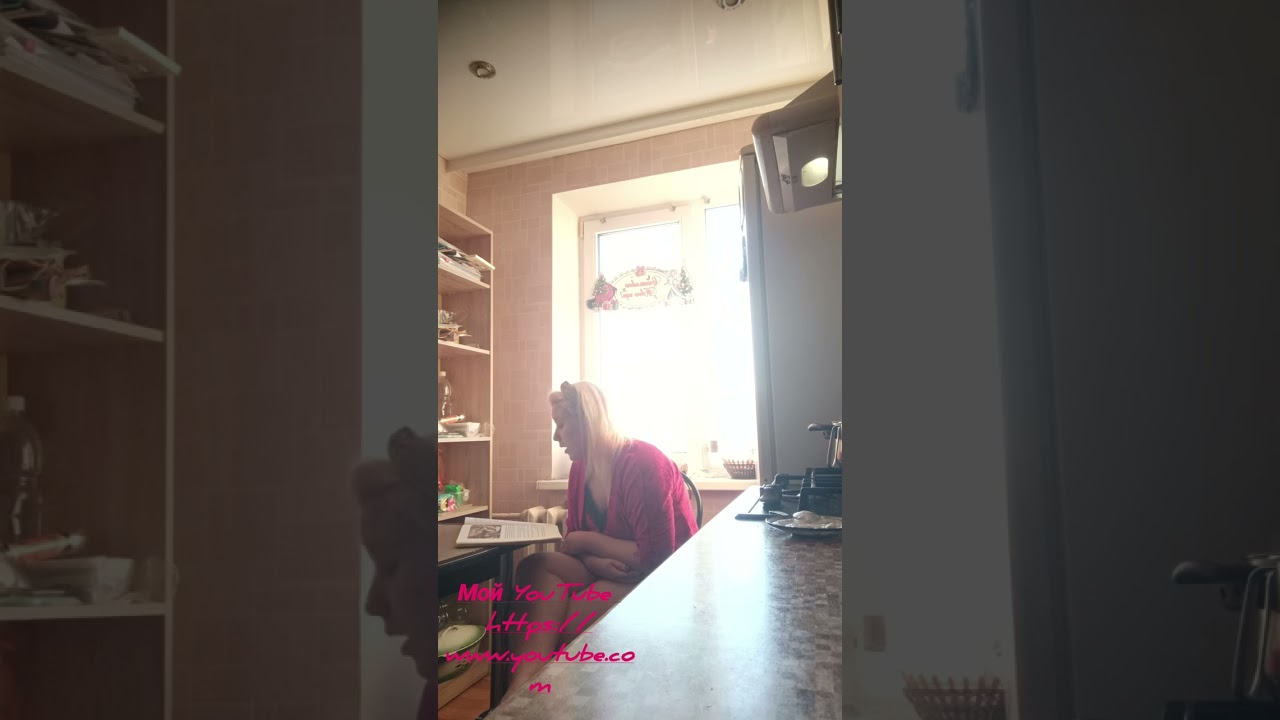 Читаю книгу и варю мясо 🥩