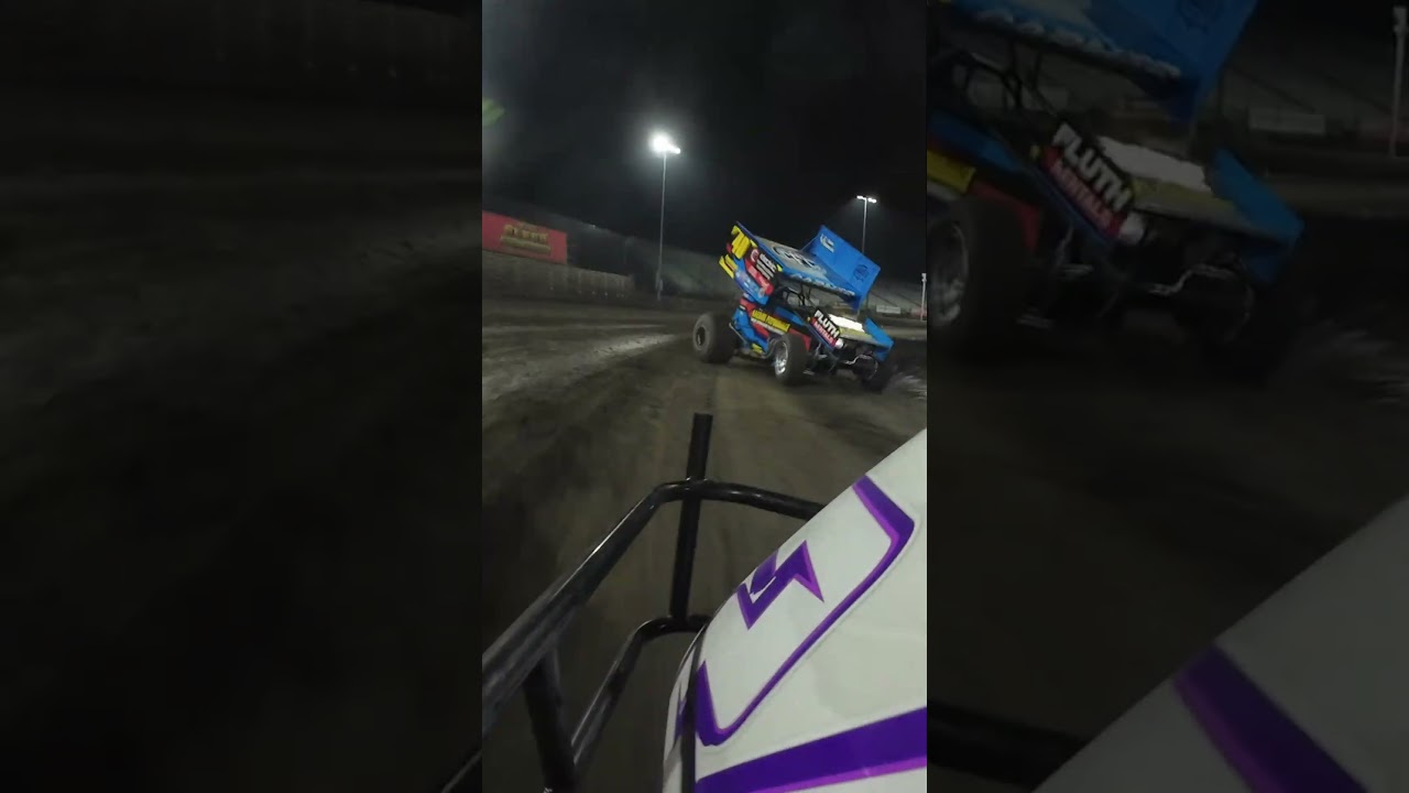 Close quarters racing at Knoxville Raceway #sprintcar