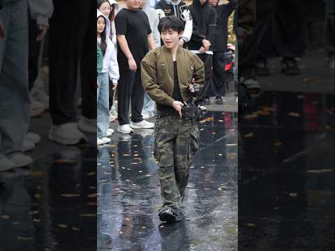 Dance] 치천 QICHEN: 비비지 VIVIZ &amp;#39;Shhh!&amp;#39;: 신촌 딩가딩가 랜덤플레이댄스 DGDG RPD #랜플 241116: 에이오엔1 AON1: 남성 댄서
