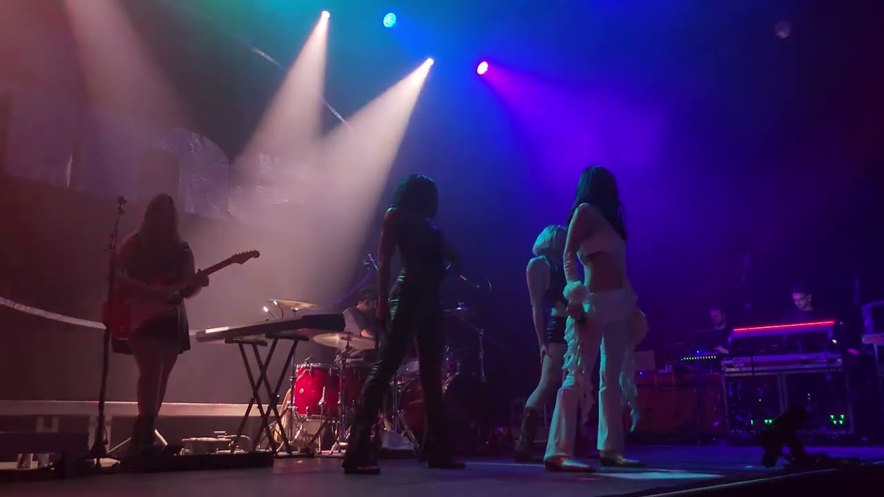 Rina Sawayama - Cherry (Hold The Girl Tour Munich)