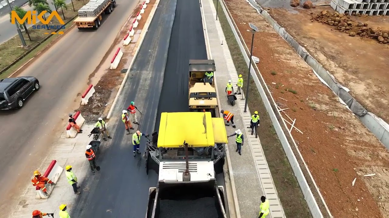TRAVAUX D'ENROBÉ AU CAMP DE GAULE