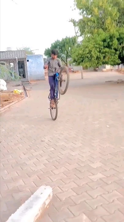 cycle-per-next-level-wheelie-viral-youtube