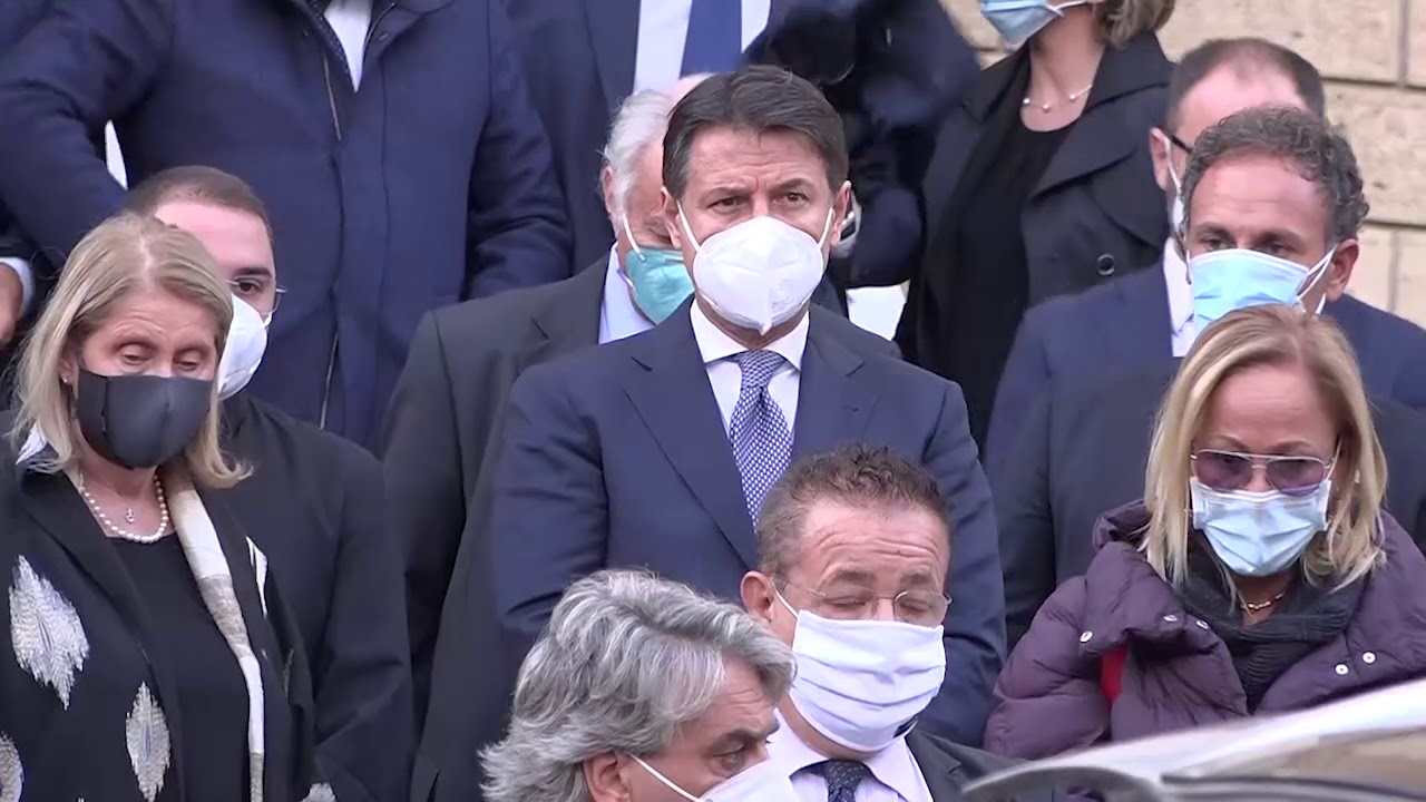 FUNERALI SANTELLI: CAMERA ARDENTE A CATANZARO | IL VIDEO