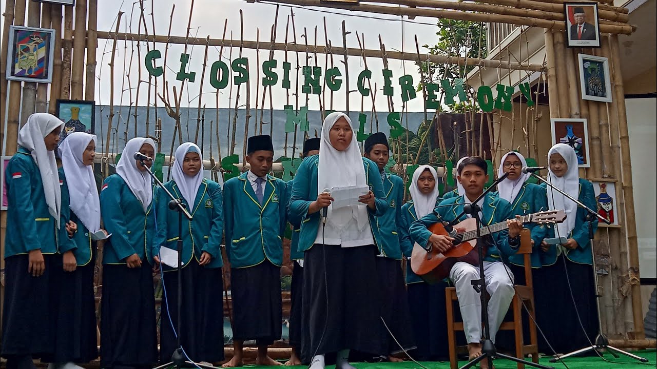 "PENSI" Puisi untuk guru tersayang😍 bikin nangis dengerinnya ( dari siswa siswi SMA SKJ ) - YouTube