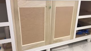 In this video, I show you how to build a very easy Shaker Style door. This is such a great project to dress up any cabinet with an 