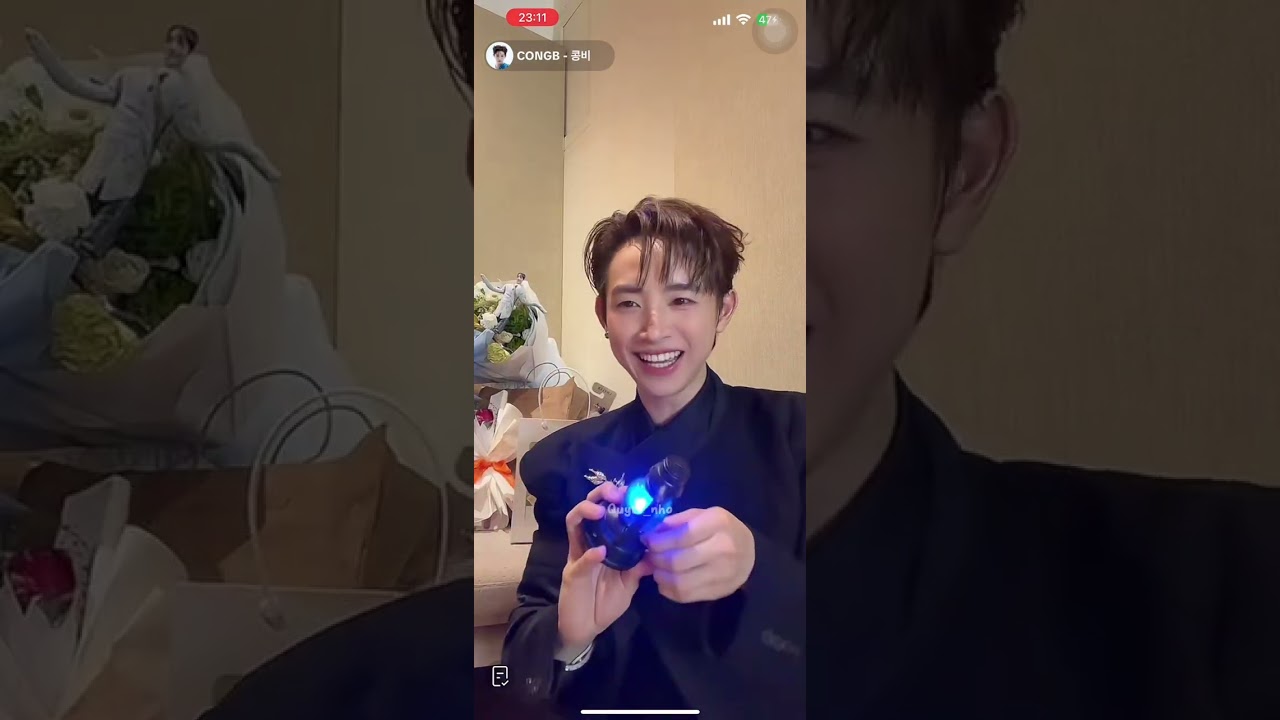 LIVESTREAM 18/10/2025 | CongB unbox quà fan, khách mời đặc biệt Mason Nguyễn 