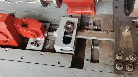 Hexagonal wire mesh machine