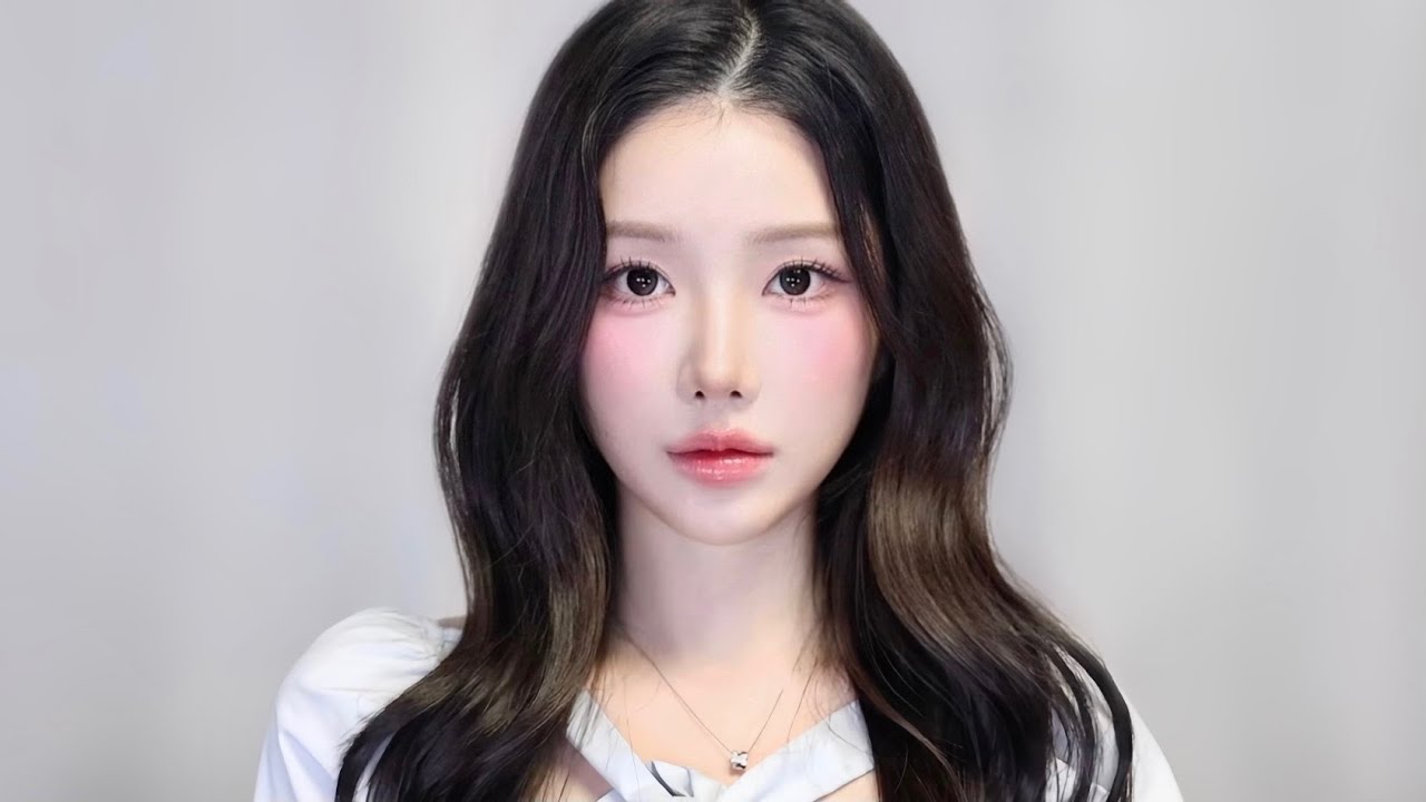 👩🏻📸 시간이 지나도 촌스럽지 않은 여쿨라 증사 메이크업 + 얼굴 작아 보이는 꿀 팁 🤓