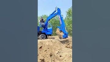 Four-wheel drive agricultural vehicle One machine with multiple uses Save time, labor and manpow