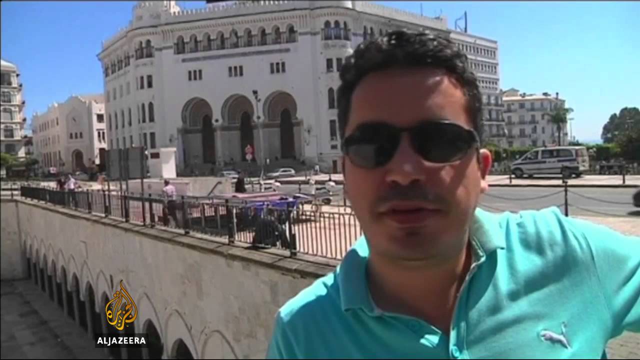 انتُخب الرئيس الجزائري بوتفليقة لولاية رابعة في منصبه