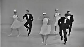 THE 60'S DANCE MOVEMENT THAT NOBODY REMINDS BUT MAKES EVERYBODY LAUGHING Resimi