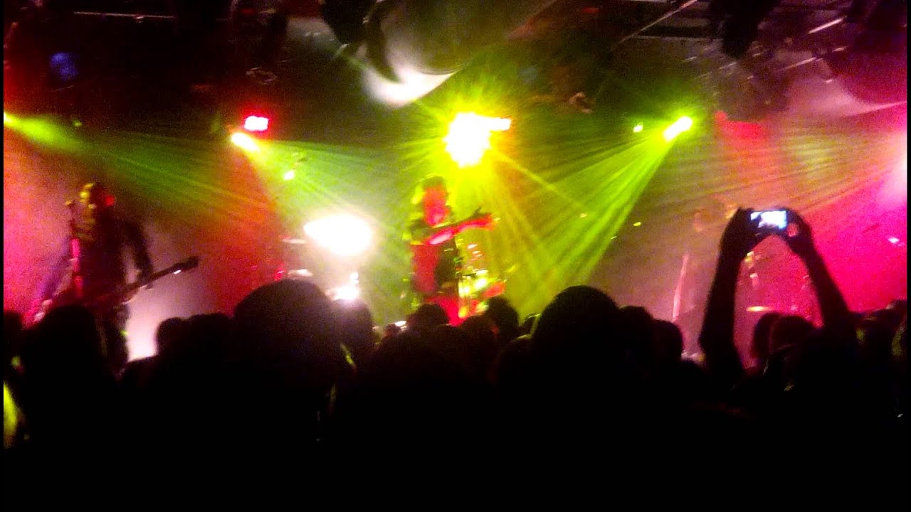 Смотреть «new model army - pull the sun - live @ A38 101413» на YouTube Смотреть «new model army - pull the sun - live @ A38 101413» на YouTube