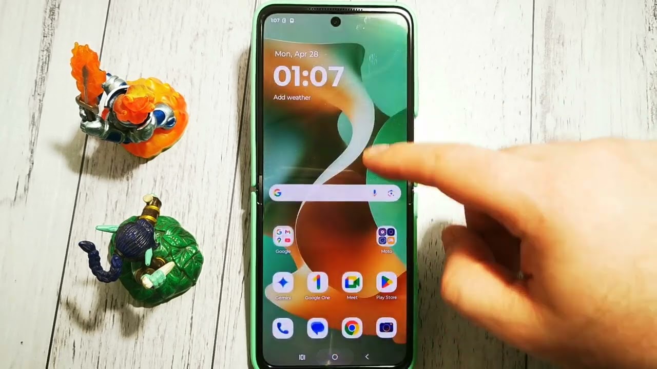 🌙 How to Turn Off Night Light Mode on Motorola Razr 60 🌙