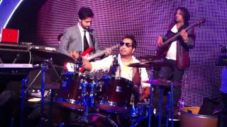 MIKA SINGH AND ATIF ASLAM LIVE.MOV