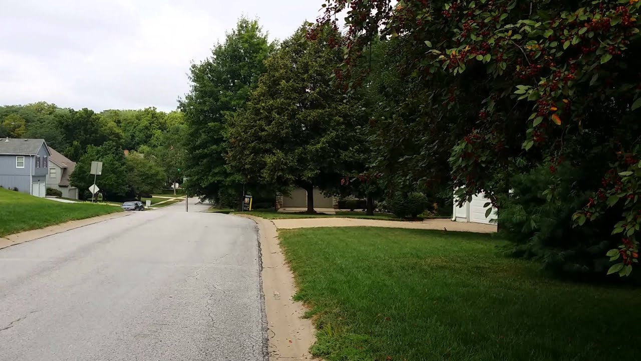 The Creekside Neighborhood at 157th & Nall in Overland Park Kansas