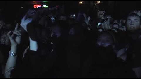 Hollywood Undead - Bottle And A Gun (Whats In a Name Interlude) (Live)