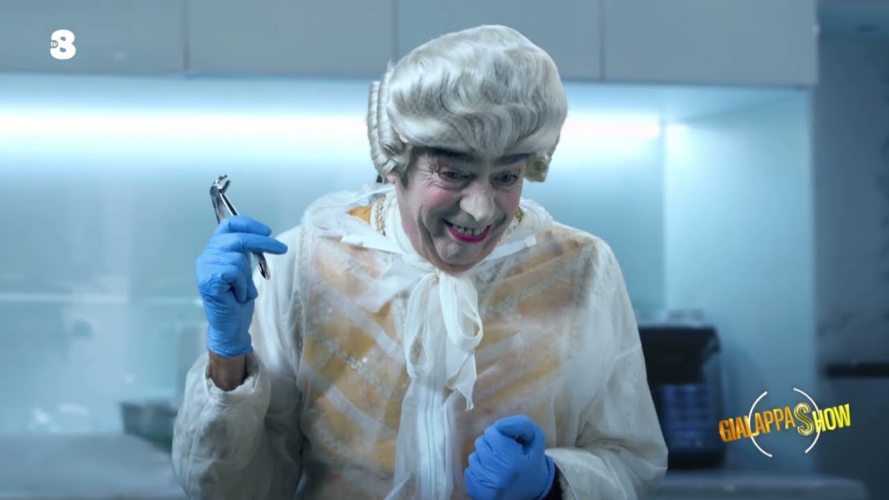 Sensualità a Corte - Il Dente del Giudizio di Madre - GialappaShow St.6