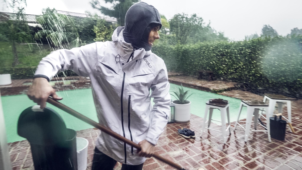 SAVING RILEYS HOUSE! LOS ANGELES RAINSTORM! | VLOG 310