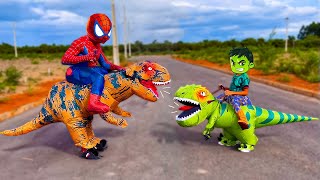 Homem Aranha e Kid Hulk Corrida de Dinossauros T-REX ( CORRIDA SUPER HERÓIS)