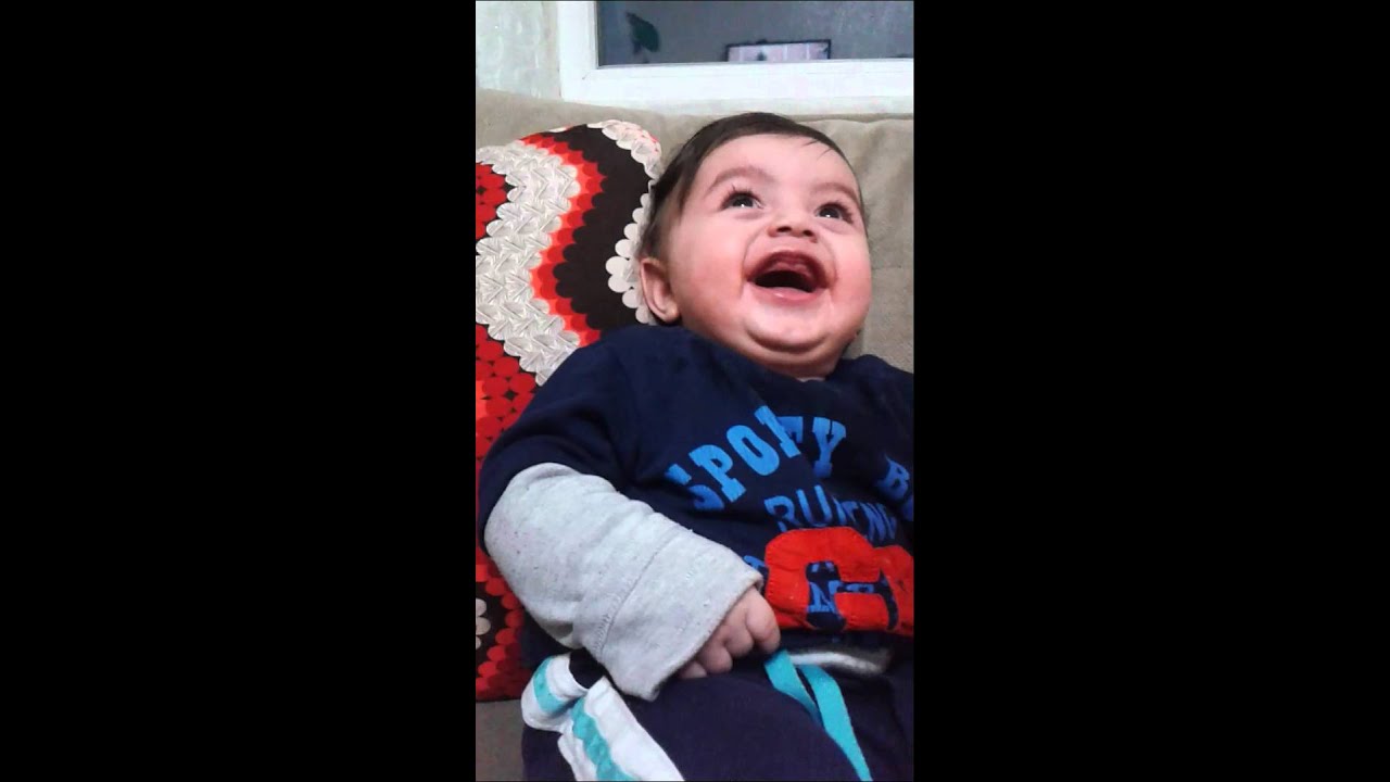 Gülen bebek YouTube