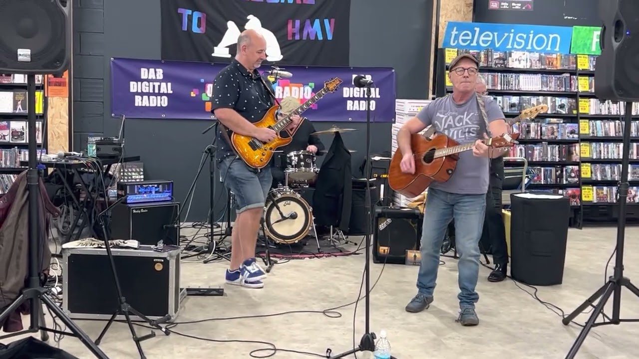 Solace-Turner Sky, live at HMV Southampton 25/11/22