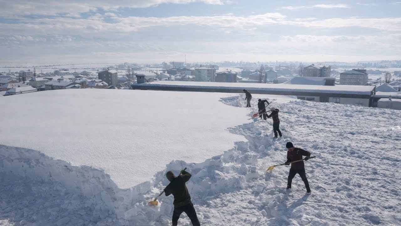 KARAKIŞA KARŞI OMUZ OMUZA
