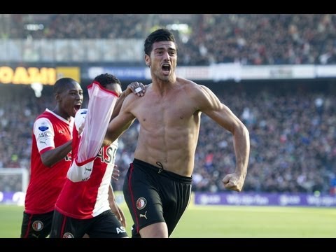 Prachtige pegel van Pellé in de blessuretijd Feyenoord-Ajax 2-2