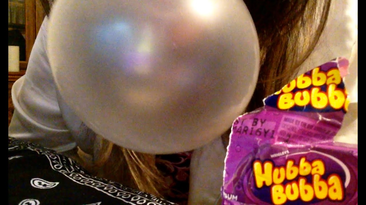 Chewing Grape Bubble Gum