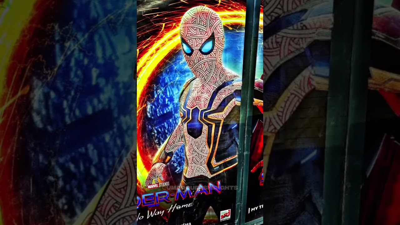 Парижский уличный художник создал потрясающую роспись на окне мелом 😱🎨 