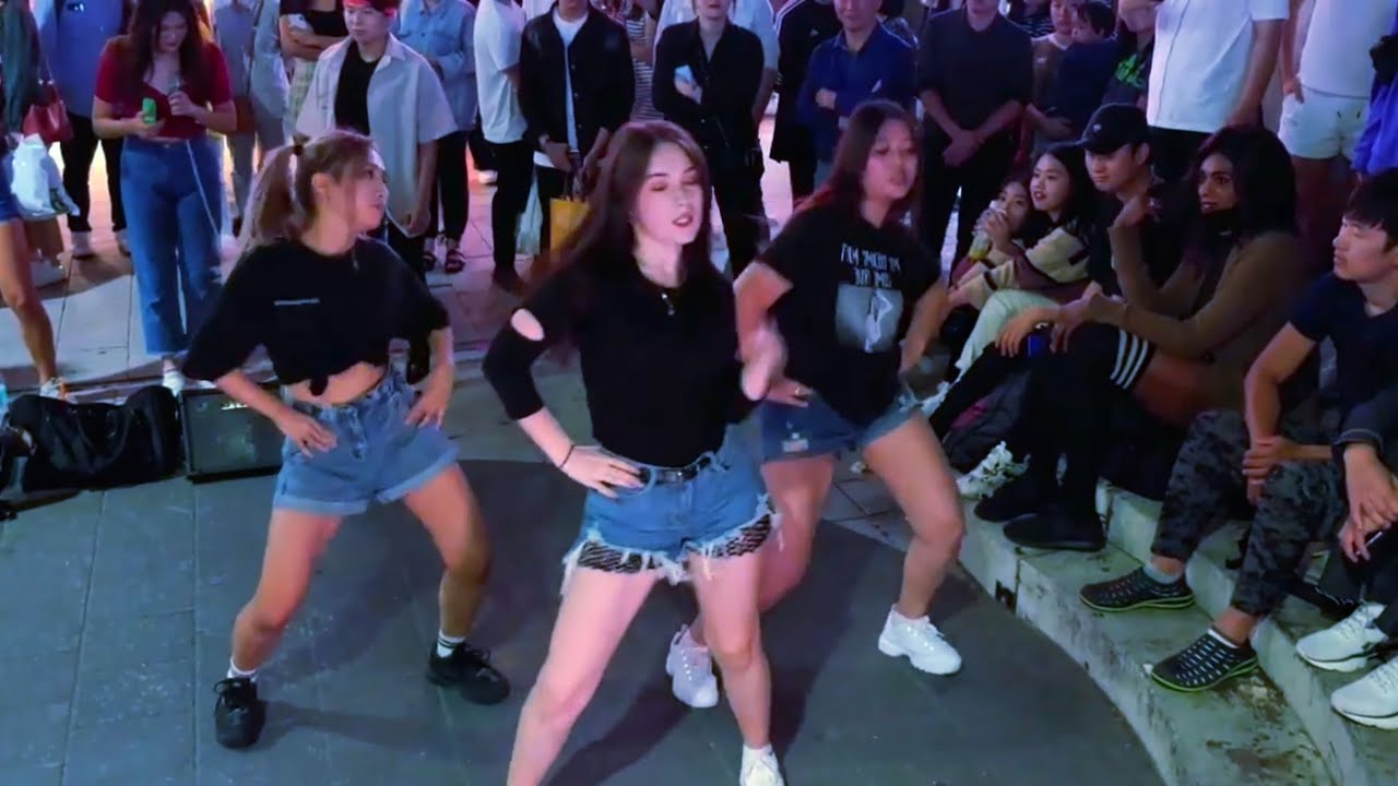 RED SPARK. UNFORGETTABLE HONGDAE STREET BEAUTIFUL STUNNING BUSKING.