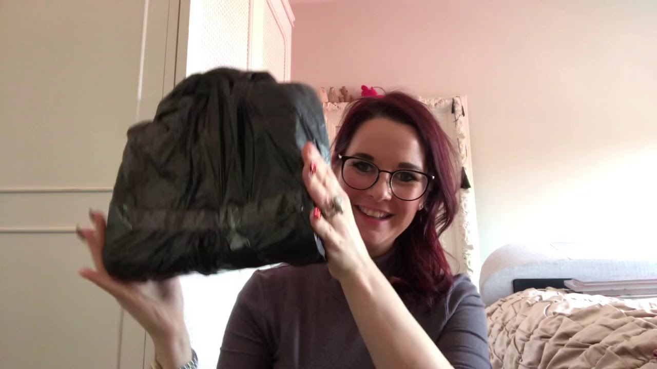 Traditional British housewives daily vlog in the English countryside 17april visit to the library