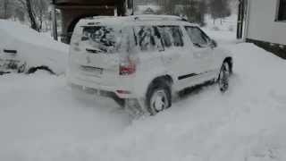 Škoda Yeti plows snow