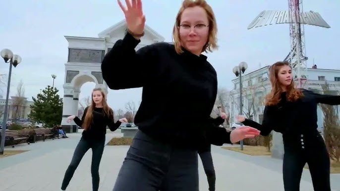 Busty onam bilan porno ogil Bir olomon tomonidan eshakda bexosdan