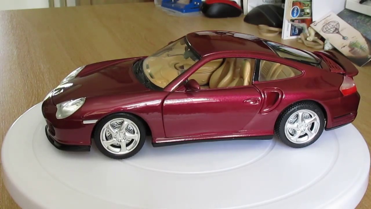 Porsche 911 Turbo 996 1:18 Scale by Bburago - YouTube