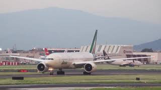 Alitalia B777 Aterrizando en la Ciudad de México
