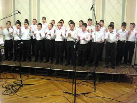 The Yeshiva Torah Vodaas Boys Choir Led by Yehoshu...