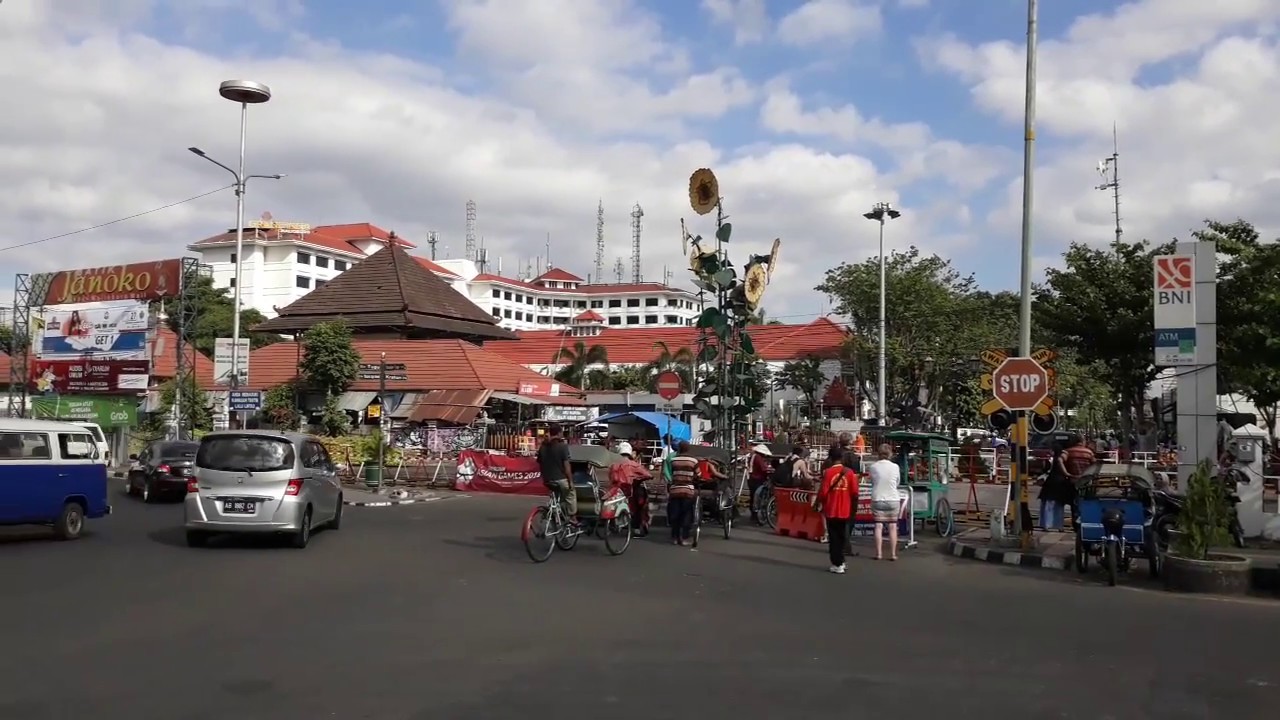 Prambanan Express Train on Malioboro Street - YouTube