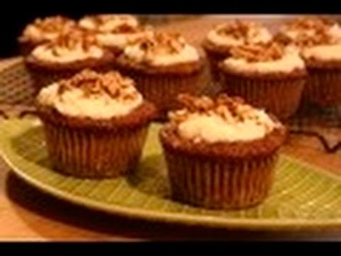 carrot-cupcakes-with-cream-cheese-frosting:-cupcake-show-#21