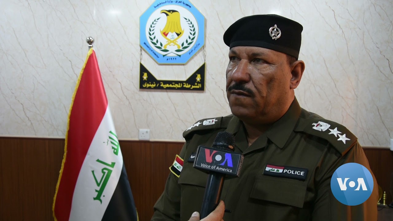 Mosul's Impoverished Youth Sift Through Landfill to Survive