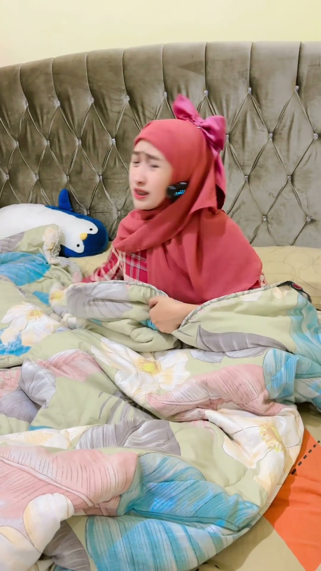 AINUN BIKIN TAKUT AJA KIRAIN HANTU ?