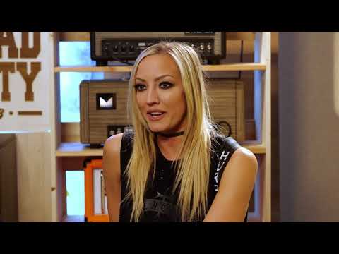 top-3-iron-maiden-vs-acdc-riffs-with-nita-strauss-and-jen-majura-|-spectresoundstudios